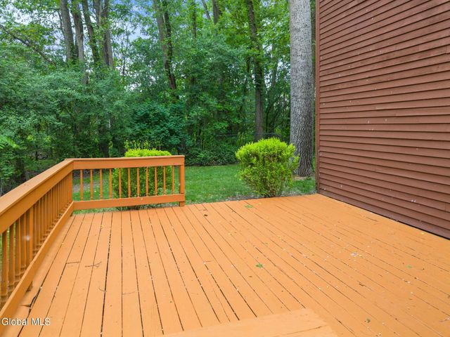 64 Algonquin Road, Clifton Park, NY 12065