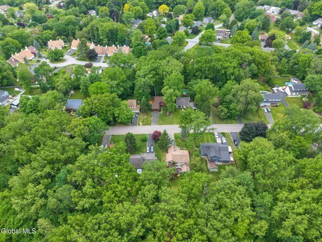 64 Algonquin Road, Clifton Park, NY 12065