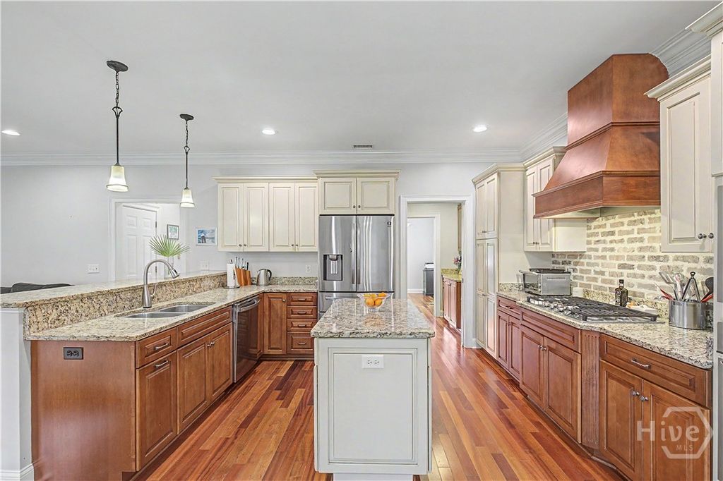 Image 8 of property listing at 8 Sapphire Island Road, Savannah, GA 31410