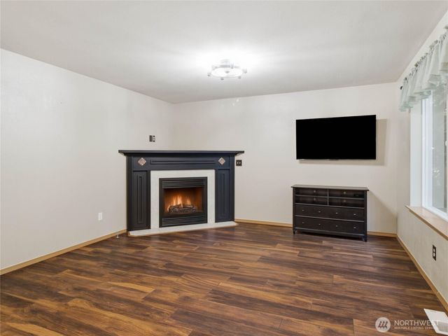 2977 NE Loyola St, Bremerton, WA 98311