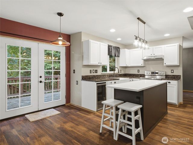 2977 NE Loyola St, Bremerton, WA 98311
