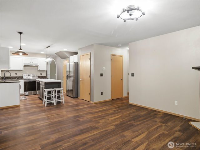 2977 NE Loyola St, Bremerton, WA 98311