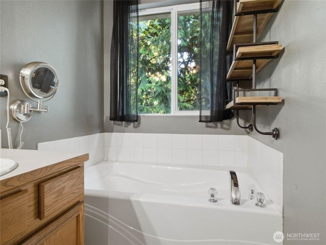 2977 NE Loyola St, Bremerton, WA 98311