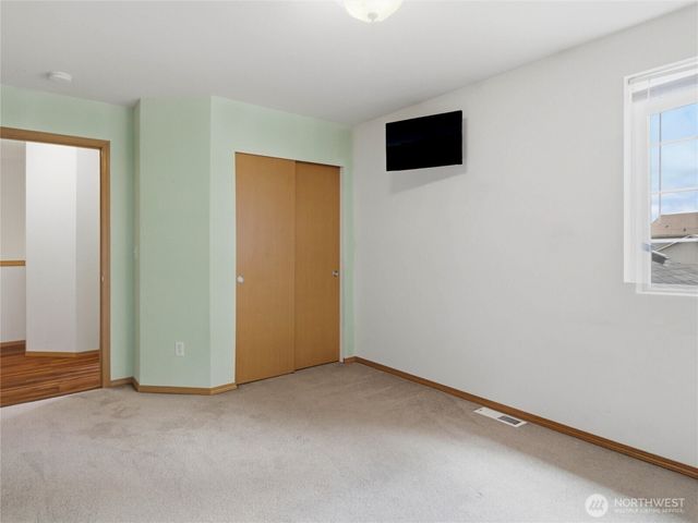 2977 NE Loyola St, Bremerton, WA 98311