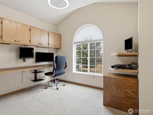 2977 NE Loyola St, Bremerton, WA 98311