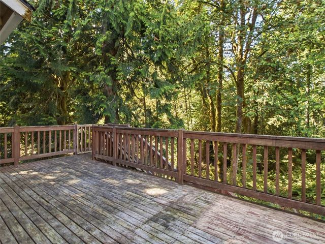 2977 NE Loyola St, Bremerton, WA 98311