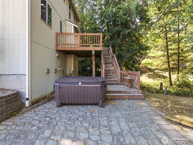 2977 NE Loyola St, Bremerton, WA 98311