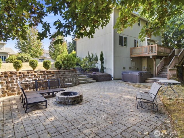 2977 NE Loyola St, Bremerton, WA 98311