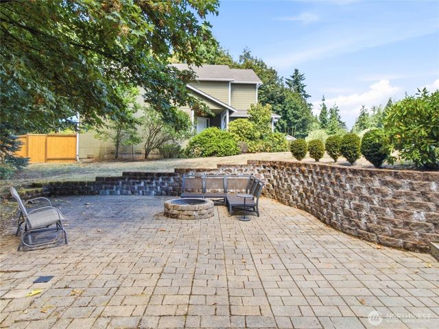 2977 NE Loyola St, Bremerton, WA 98311