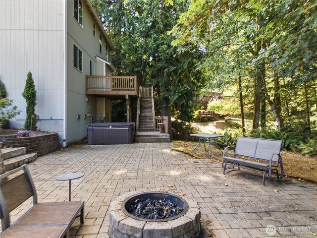 2977 NE Loyola St, Bremerton, WA 98311
