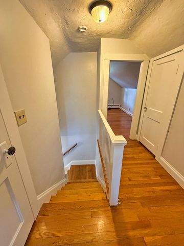 1186 Chestnut St 1186, Newton, MA 02464
