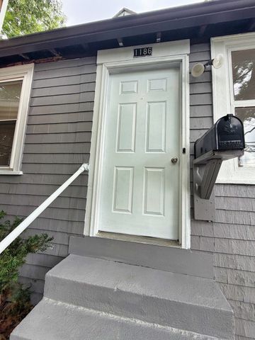 1186 Chestnut St 1186, Newton, MA 02464