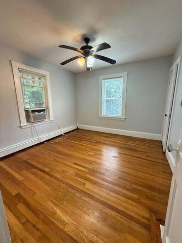 1186 Chestnut St 1186, Newton, MA 02464