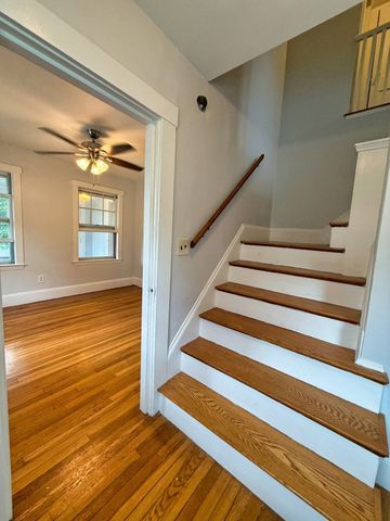 1186 Chestnut St 1186, Newton, MA 02464