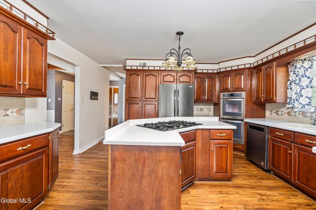 722 Feura Bush Road, Bethlehem, NY 12054