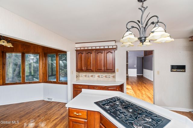 722 Feura Bush Road, Bethlehem, NY 12054