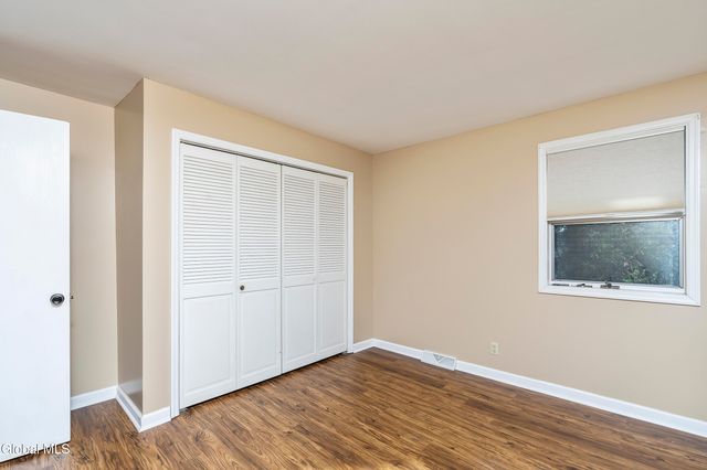 722 Feura Bush Road, Bethlehem, NY 12054