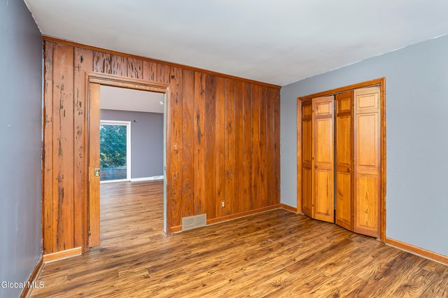 722 Feura Bush Road, Bethlehem, NY 12054