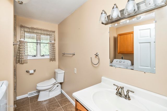 722 Feura Bush Road, Bethlehem, NY 12054