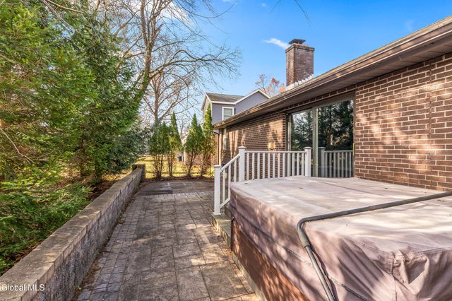 722 Feura Bush Road, Bethlehem, NY 12054