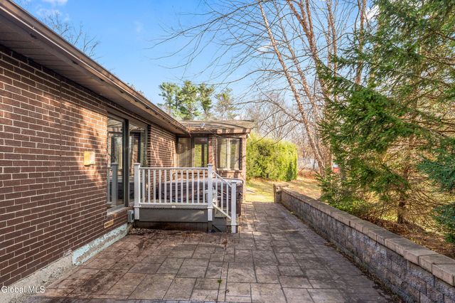 722 Feura Bush Road, Bethlehem, NY 12054