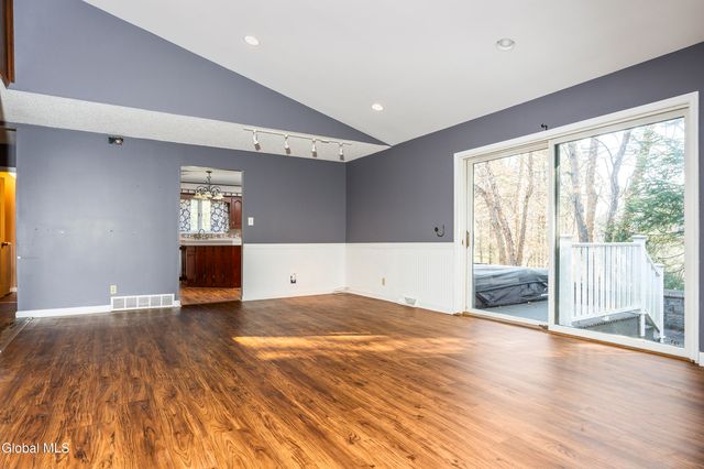 722 Feura Bush Road, Bethlehem, NY 12054