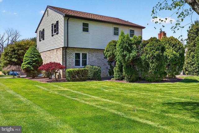 4426 CEDARWOOD DR, York, PA 17402