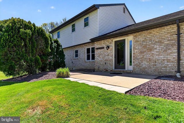 4426 CEDARWOOD DR, York, PA 17402