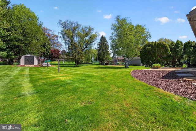 4426 CEDARWOOD DR, York, PA 17402