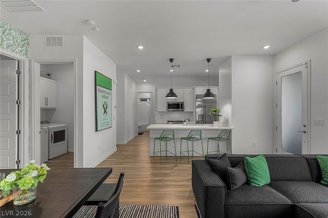 933 Belleforte Lane, Las Vegas, NV 89138