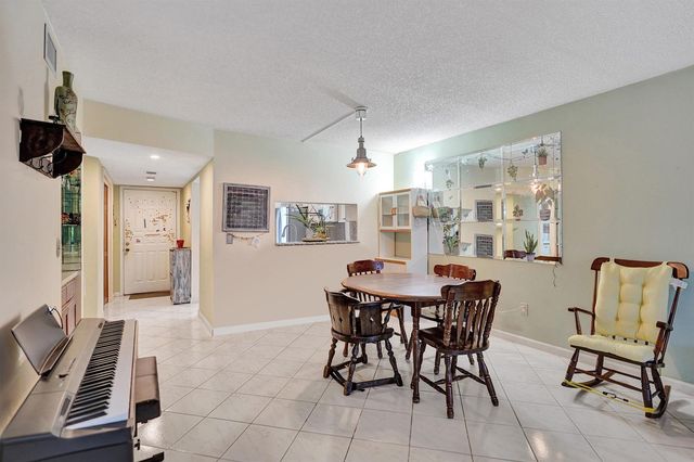 5201 W Club Circle 103, Boca Raton, FL 33431