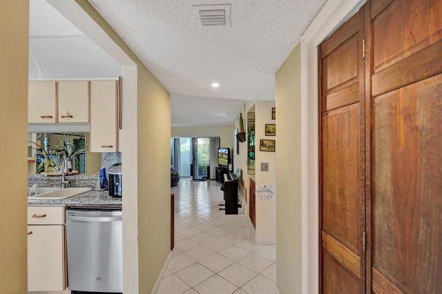 5201 W Club Circle 103, Boca Raton, FL 33431
