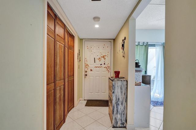 5201 W Club Circle 103, Boca Raton, FL 33431