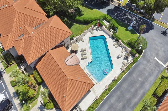 5201 W Club Circle 103, Boca Raton, FL 33431