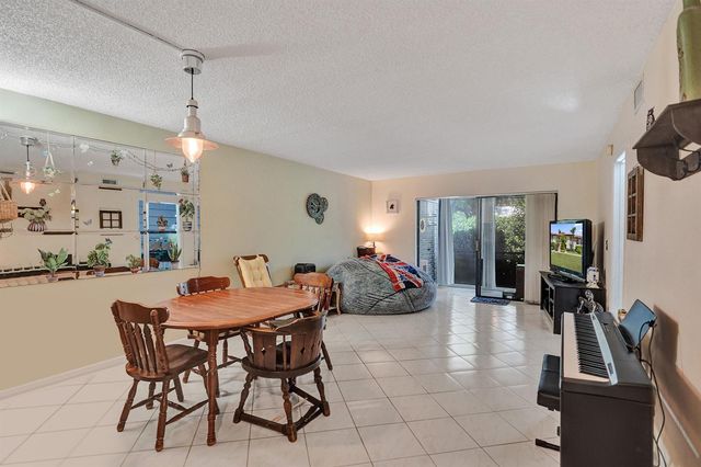 5201 W Club Circle 103, Boca Raton, FL 33431