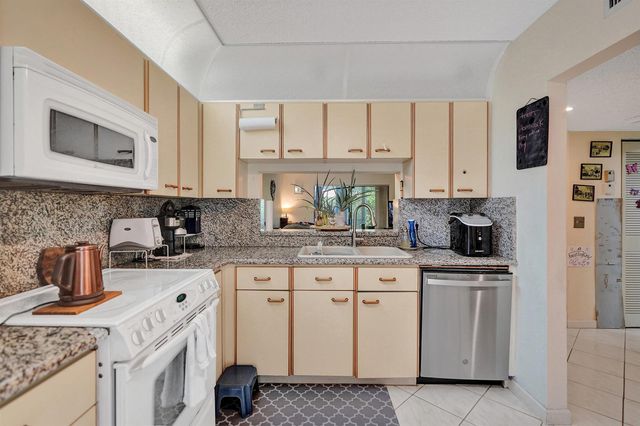 5201 W Club Circle 103, Boca Raton, FL 33431