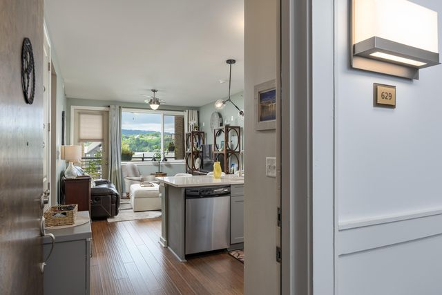 200 Manufacturers Road Apt 629, Chattanooga, TN 37405