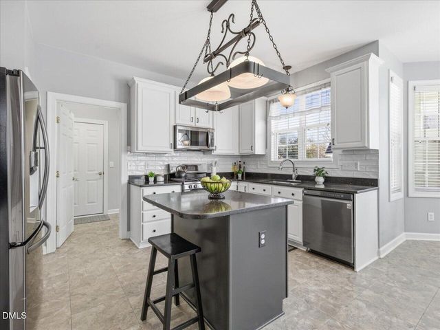 2044 Rosebriar Lane, Fuquay Varina, NC 27526