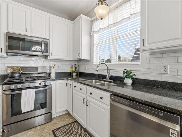 2044 Rosebriar Lane, Fuquay Varina, NC 27526