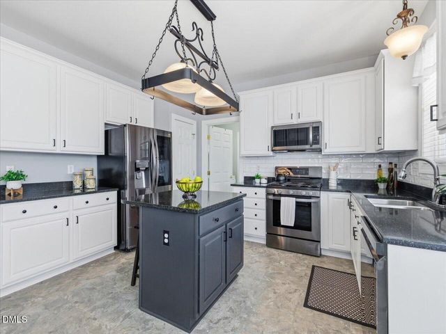 2044 Rosebriar Lane, Fuquay Varina, NC 27526