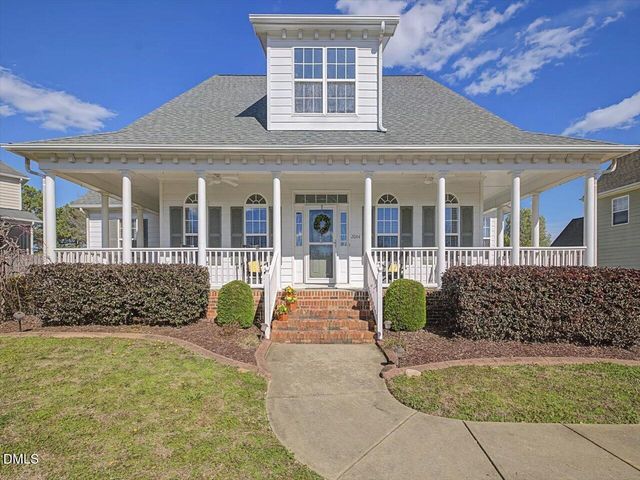 2044 Rosebriar Lane, Fuquay Varina, NC 27526