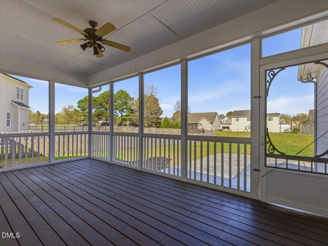 2044 Rosebriar Lane, Fuquay Varina, NC 27526