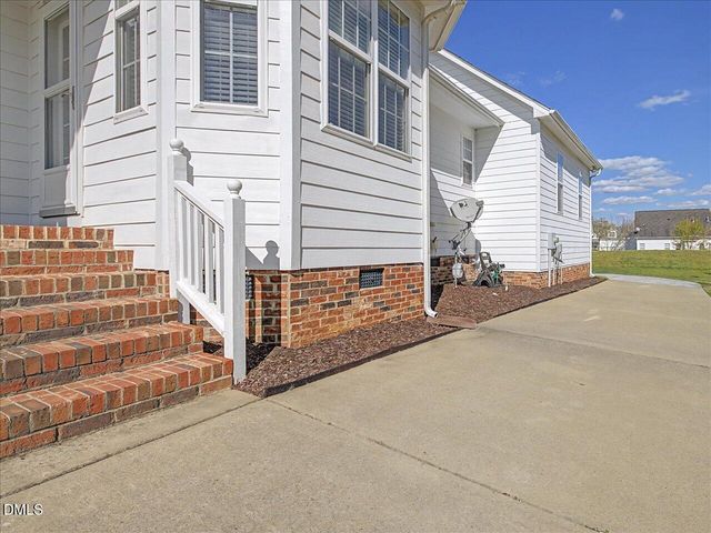 2044 Rosebriar Lane, Fuquay Varina, NC 27526