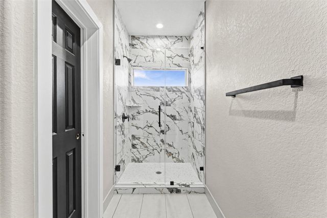 8221 Flaxman St, Houston, TX 77029