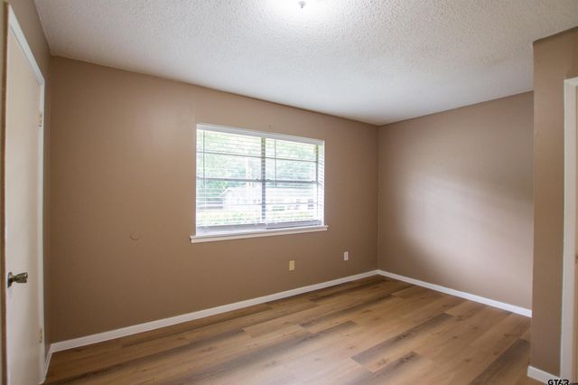 209 Miles St, Longview, TX 75605
