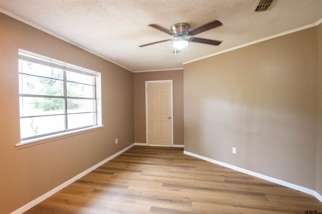 209 Miles St, Longview, TX 75605