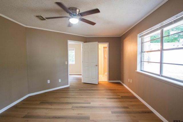 209 Miles St, Longview, TX 75605