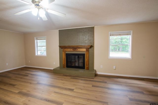 209 Miles St, Longview, TX 75605