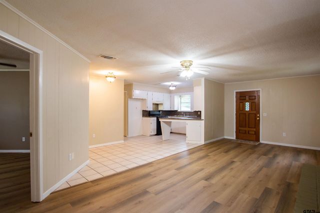 209 Miles St, Longview, TX 75605