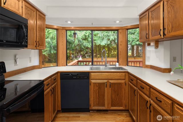 13815 176th Place NE, Redmond, WA 98052
